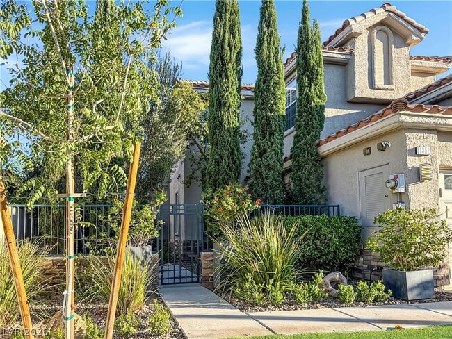 Photo - 1352 Fox Acres Dr