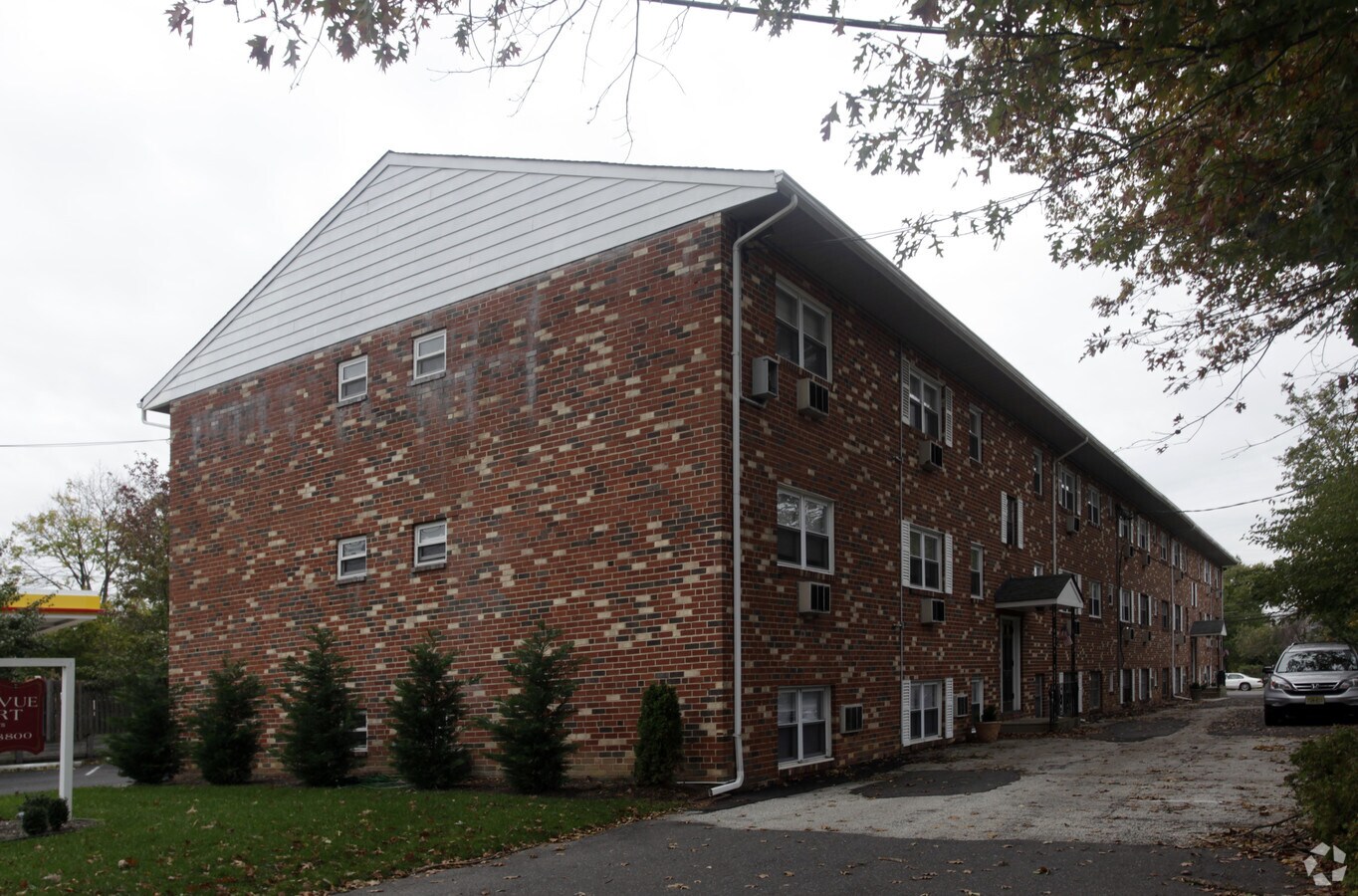 Bellevue Court - Bellevue Court