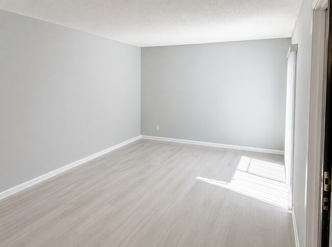 Photo - 2228 White Pine Cir
