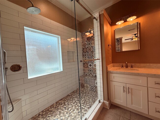 Photo - 735 Arlington St Unit 3