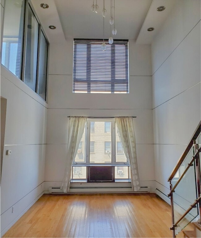 BRITTON AVENUE - BRITTON AVENUE Apartment Unit DUPLEX