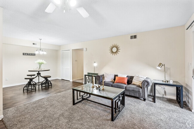 2BR, 2BA - 1,100SF - Living Room