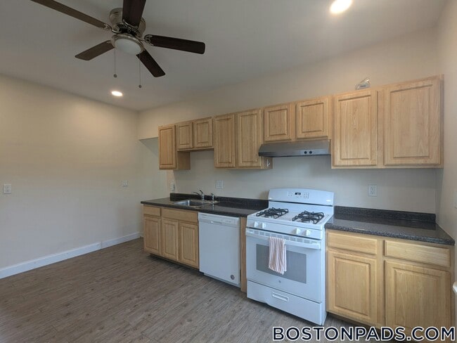 Photo - 175 River St Unit 3