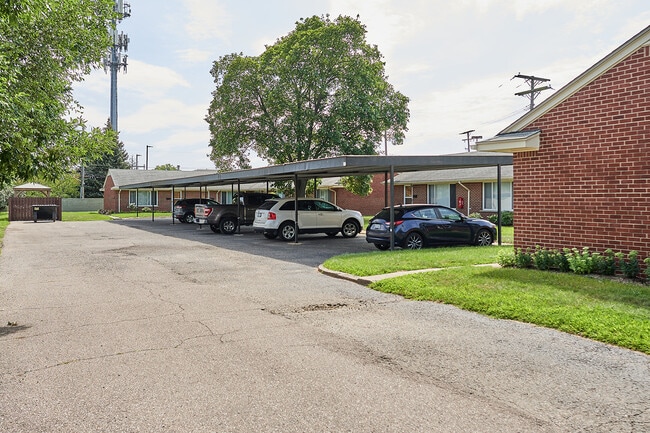 Royal Oak Crossings at Main