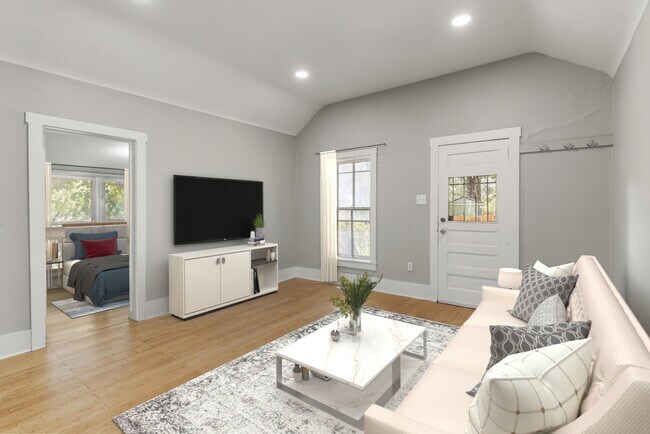 Photo - 233 N El Paso St