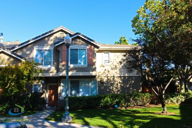 Building Photo - $4,095 - Beautiful 3bd/2.5ba Townhouse in the Palmia Community near Hwy 85 and Cottle!