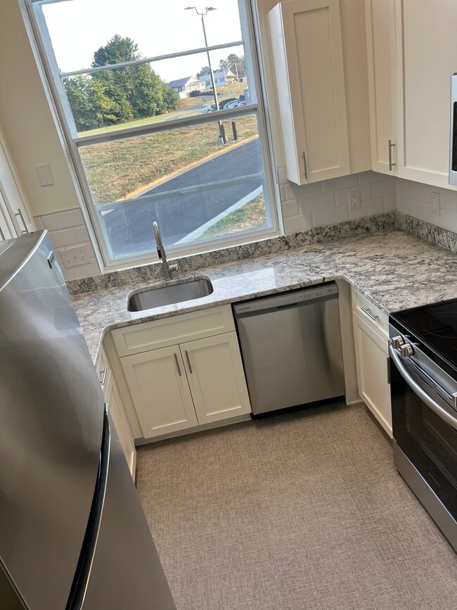 Building Photo - PULASKI LOFTS Unit 116