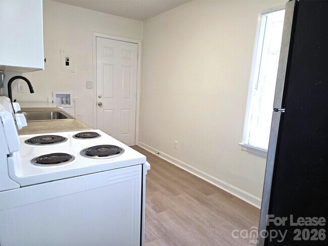 Photo - 2831 Willow St Unit 2