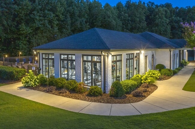 Woodmere Creek Apartments