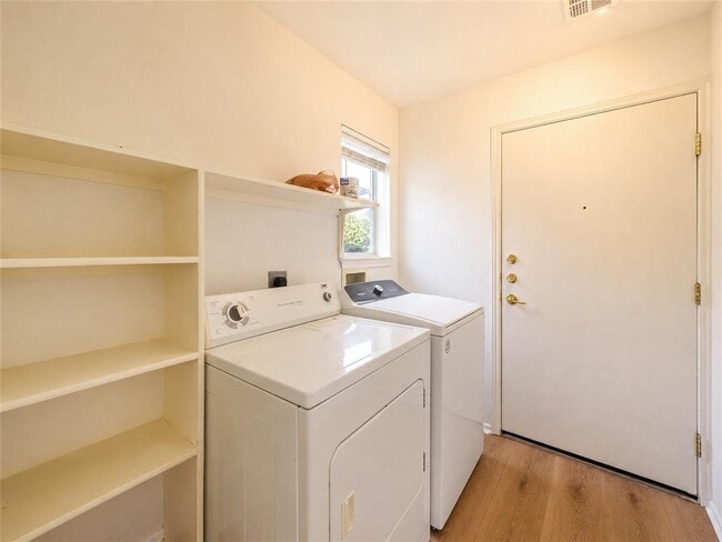 Photo - 5509 Bentsen Ln