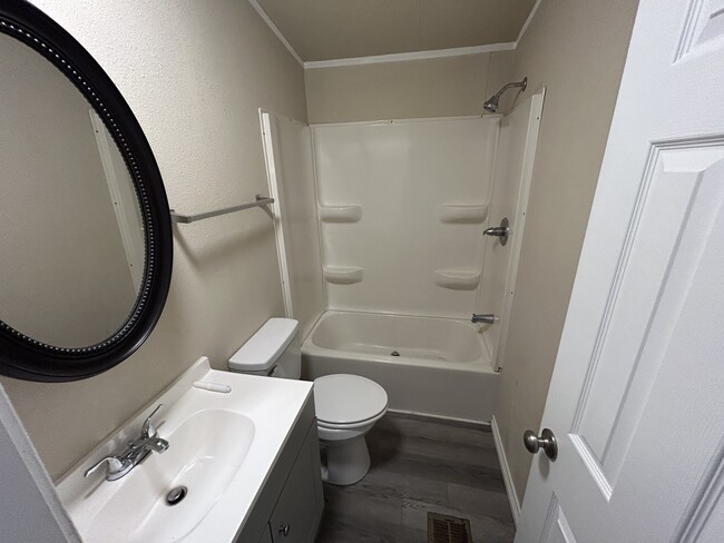 Photo - 820 Depot St