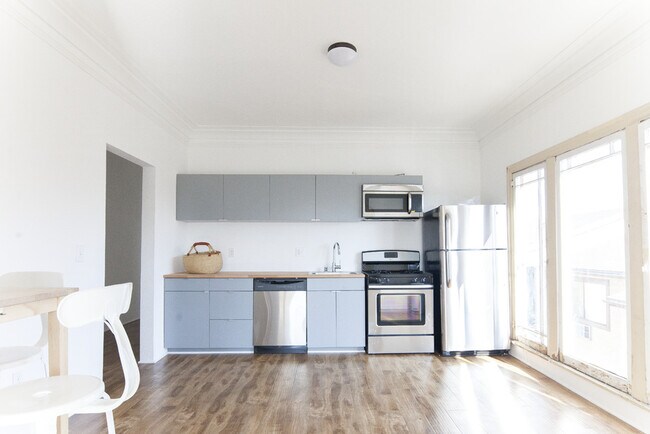 Photo - Mountain View