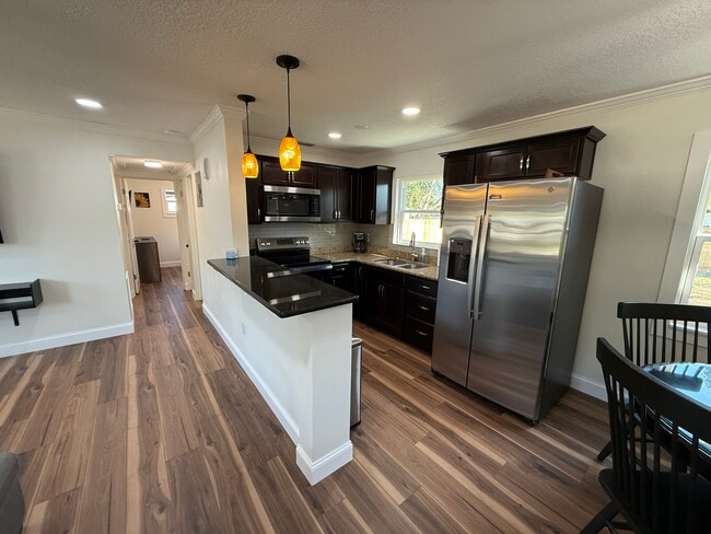 Photo - 709 Suzette Dr