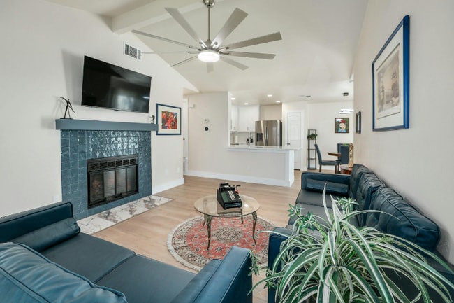 Building Photo - 12313 Limerick Ave Rental