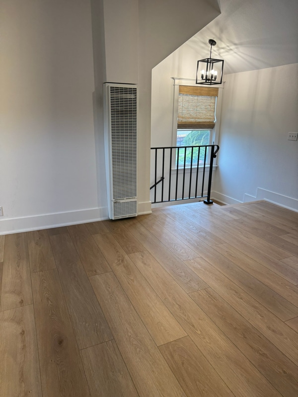 Photo - 2345 Bushnell St