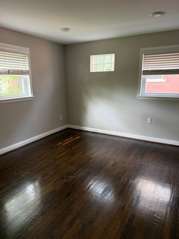 Photo - 1231 Laidlaw Ave
