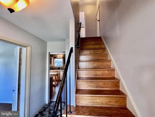 Photo - 918 Rockwell Rd