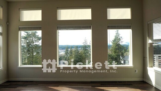 Photo - Gorgeous 4 Bedroom Home with a VIEW in Sil...