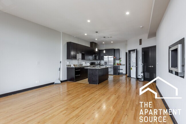 Building Photo - 2348 N Lister Ave Unit 408 Rental