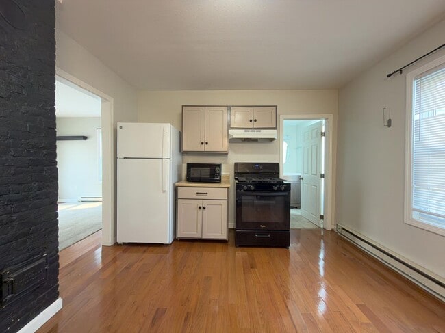Photo - 31-33-33 Saranac St Unit 31
