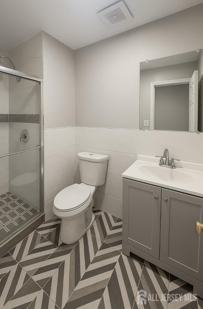 Photo - 340 Bowler Ct