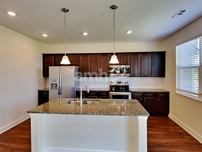 Photo - 404 Bluewater Dr