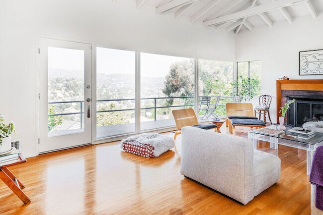 Photo - 1975 Micheltorena St