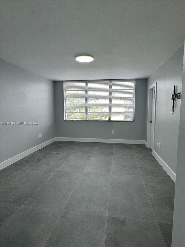 1680 NE 191st St Unit 310-2