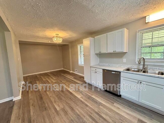 Photo - 216 Weldon Rd