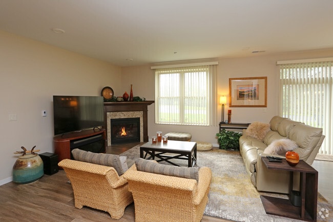 2BR, 2BA + Den