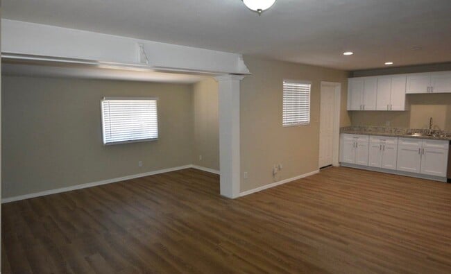 Photo - 2308 W Freeway Ln