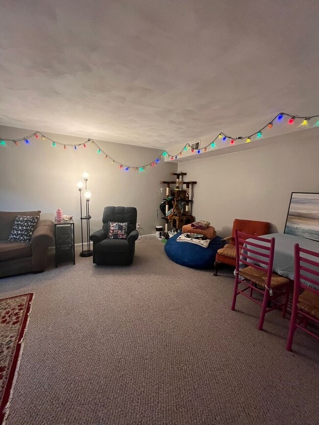 Photo - 1728 Donlee Dr Unit Donlee - 1728