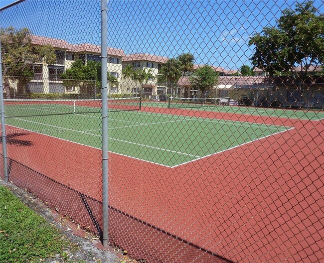 Photo - 251 S Cypress Rd Unidad 125