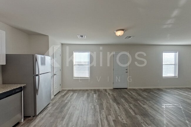 Photo - 3578 Koval Dr