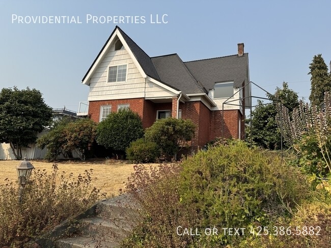 Photo - 424 8th Ave W