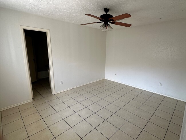 Photo - 6939 Greenyard Dr