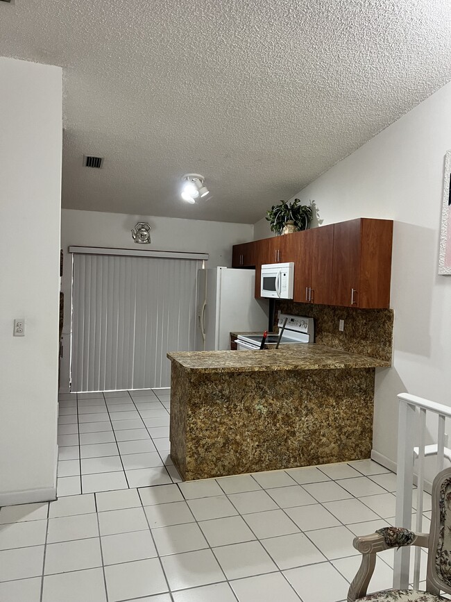 Photo - 7702 W 29th Way Unit Captain Hialeah