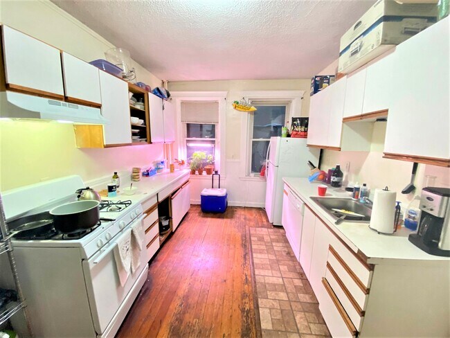 Photo - 460 Park Dr Unit B