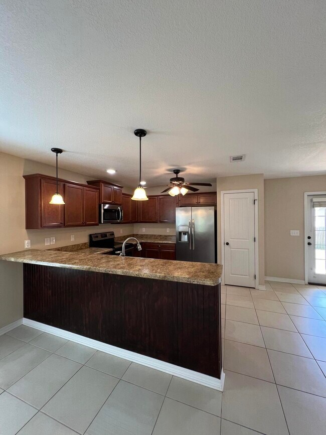 Photo - 489 Eisenhower Dr