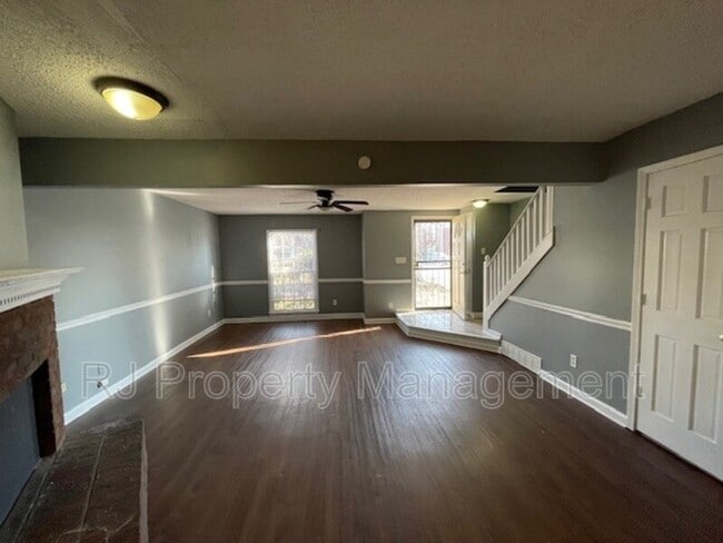 Photo - 5560 Blossom Ln