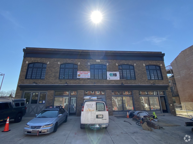 Building Photo - 1509 E Baltimore St Unit 5 Rental