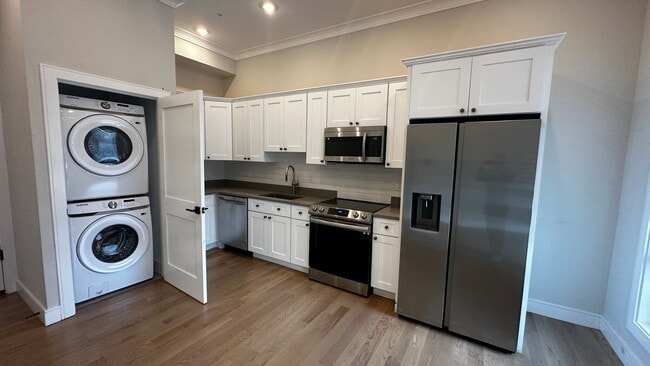 Building Photo - 19 Highgate St Unit 2 Rental