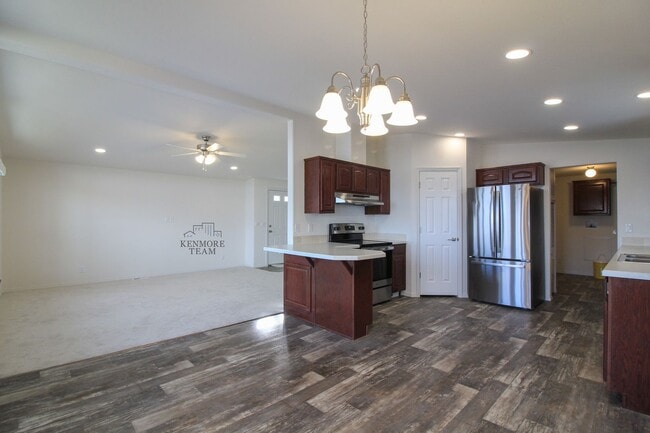 1214 N Morain Loop