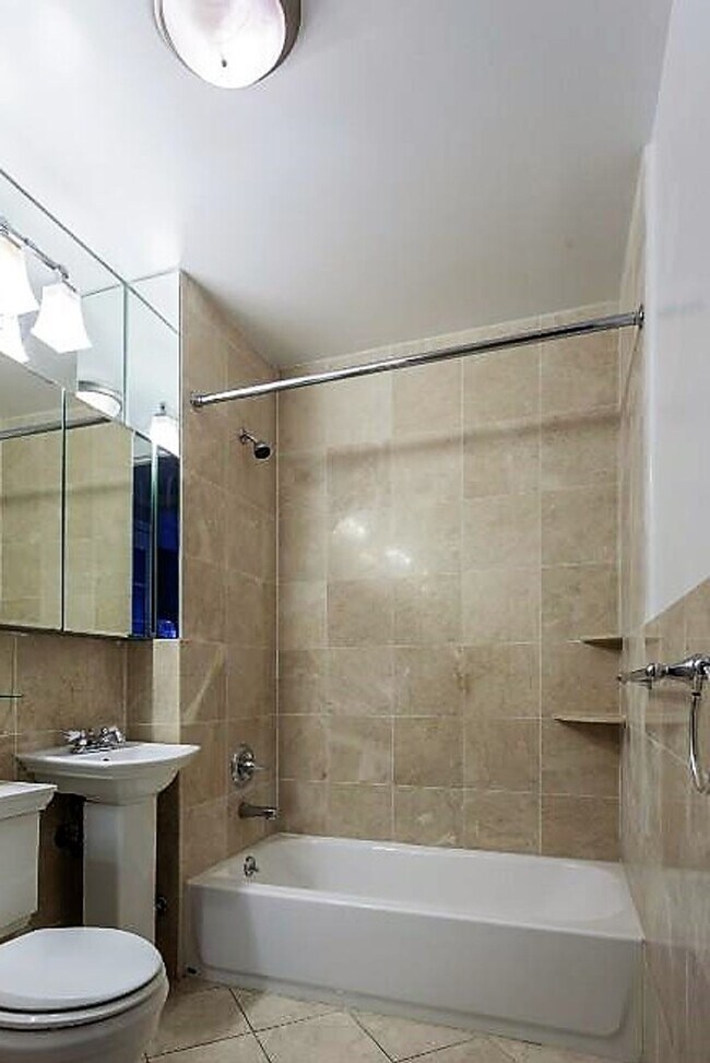 Photo - E 35TH ST. Unidad 65