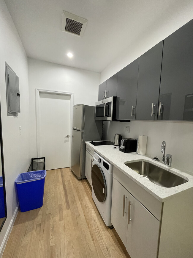 Photo - 230 Sullivan St