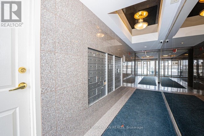 Photo - 274 Erb St. W Unité 803