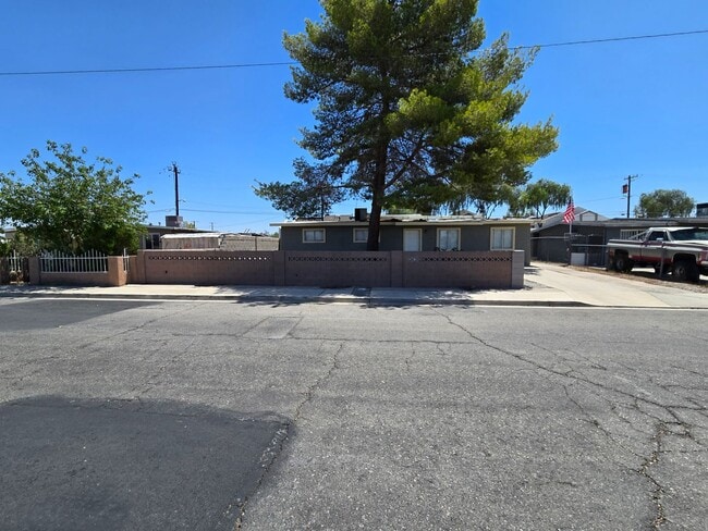 Single story 3 Bedroom house ready for mov... - Single story 3 Bedroom house ready for mov...