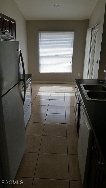 Photo - 547 Kingsbury Ln