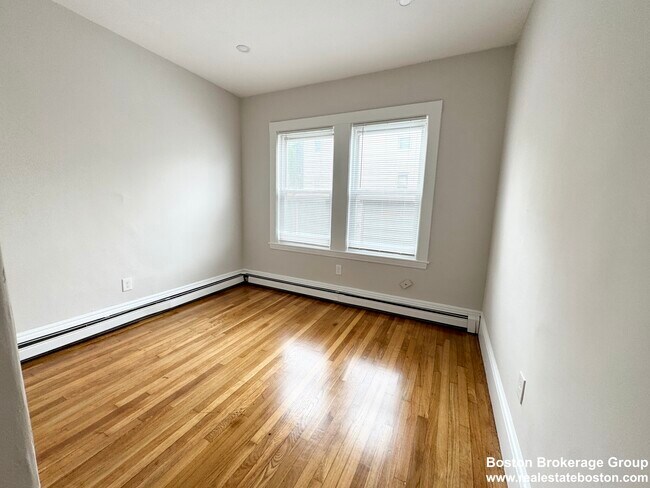 Photo - 57 Burrell St