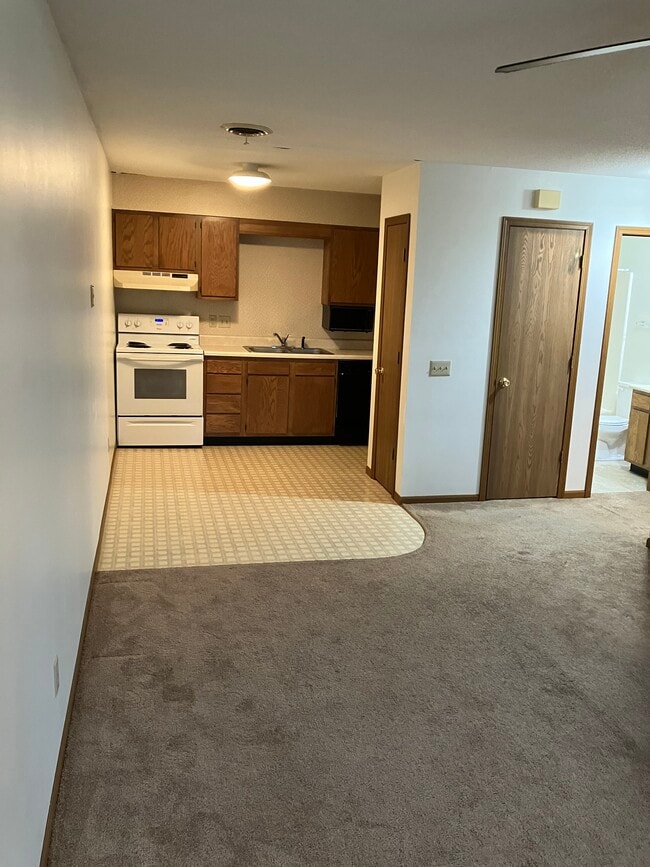 Photo - 3180 Cobblestone Ln